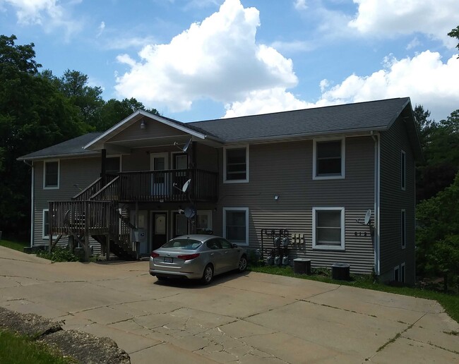 Building Photo - 612 Elk St