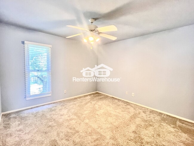 Foto del edificio - 5928 Sandhurst Ln