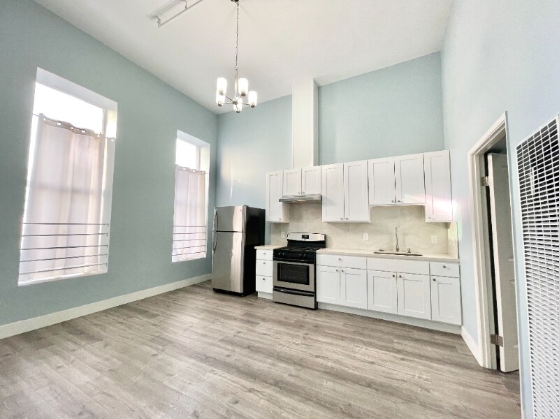 371 12th St Unit 5, Oakland, CA 94607 Room for Rent in Oakland, CA