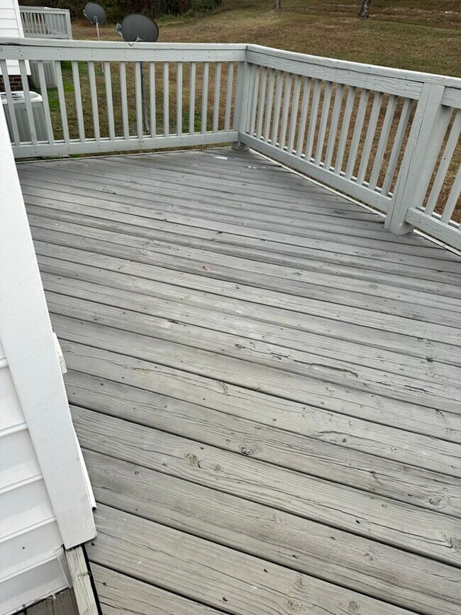 Foto del edificio - Graham Ave Duplex