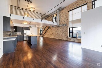 Building Photo - 411 Brazos St