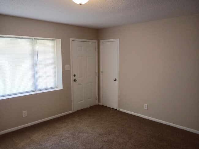 Building Photo - 3410 Arden Ct