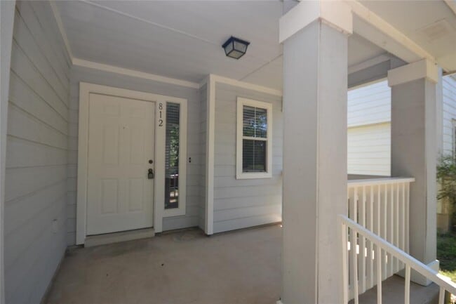 Building Photo - 812 Palo Duro Dr