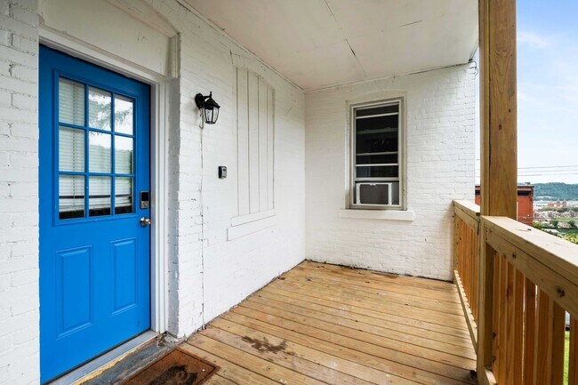 Building Photo - 3358 Ridgway