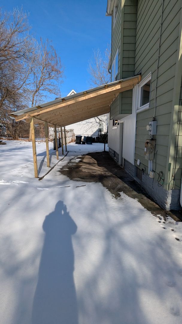 Foto del edificio - Welcome to this newly renovated, 3-bedroom home located in the heart of Akron