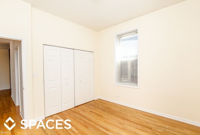 Building Photo - 1325 W Wrightwood Ave