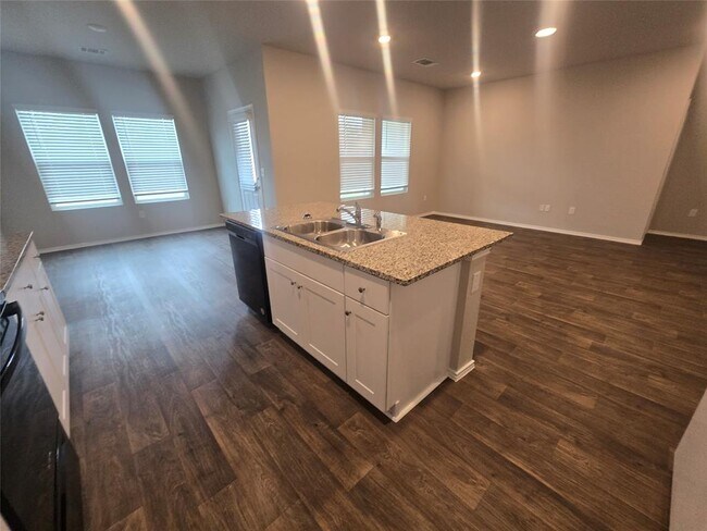 Building Photo - 12613 Brahmin Dr