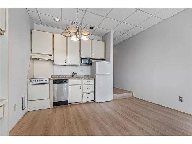 Building Photo - 431 S 7th St