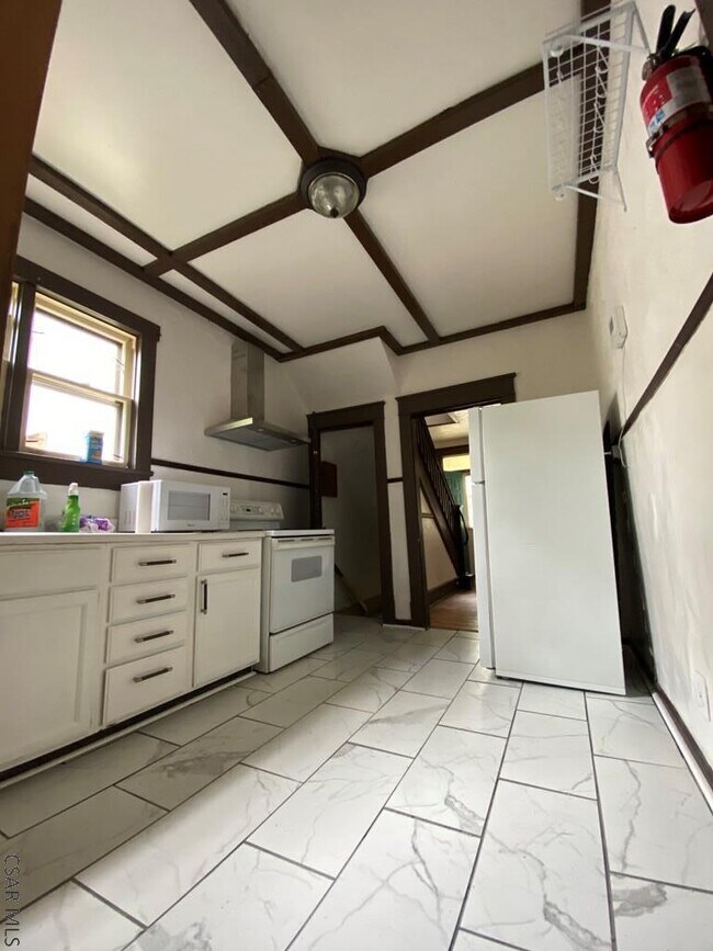 Foto del edificio - 221 Vaughn St