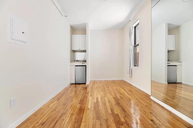 Building Photo - 0 bedroom in NEW YORK NY 10023