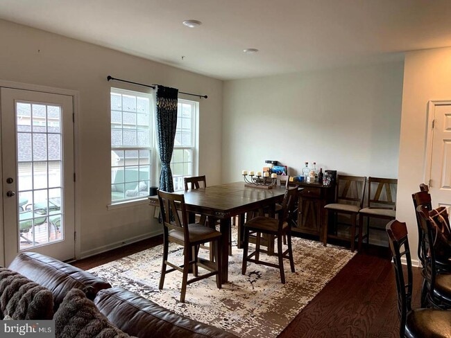 Building Photo - 311 Stafford Ct