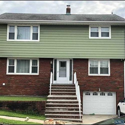 Foto principal - 218 Grand St