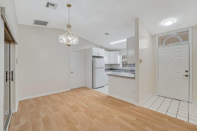 Foto del edificio - 13730 Sunflower Ct