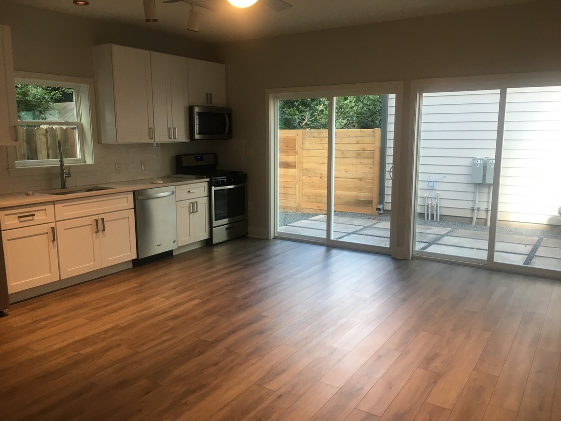 1303 E Cesar Chavez St, Austin, TX 78702 Apartments in Austin, TX