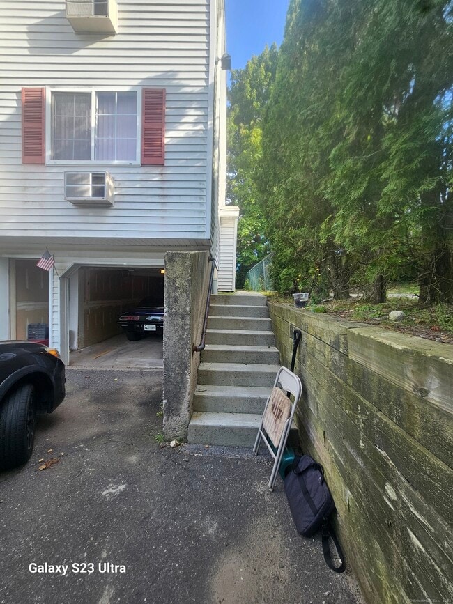 Building Photo - 81 Chipman St