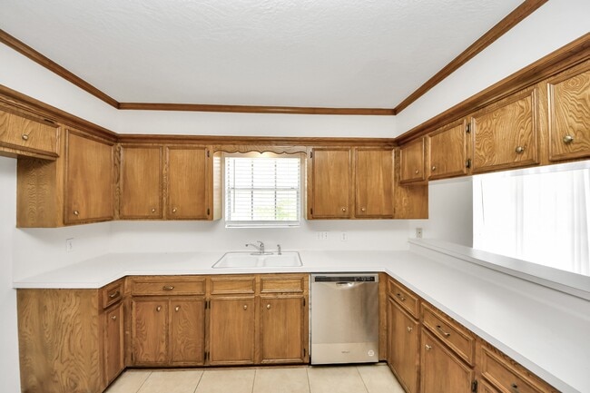 Foto del edificio - 8006 Oakington Dr