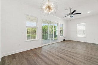 Building Photo - 212 Kara Lake Dr