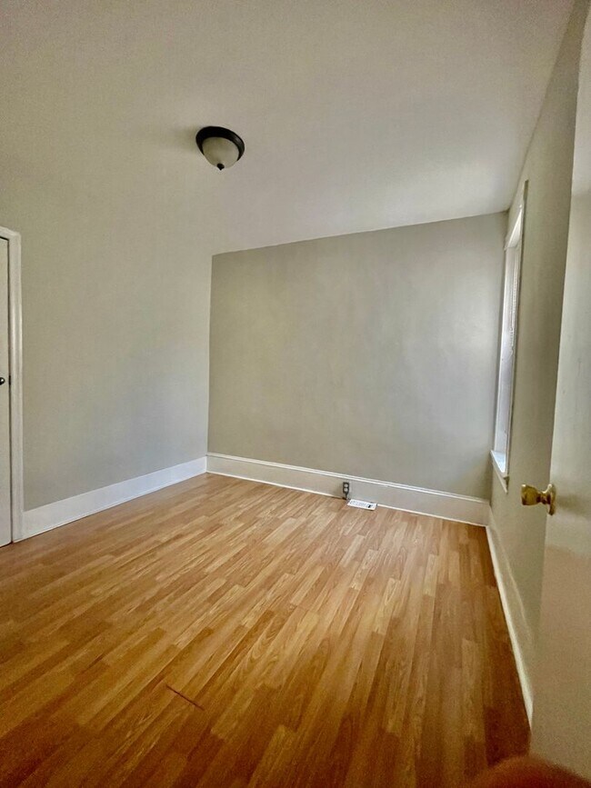 Building Photo - 3 Bedroom In Germantown