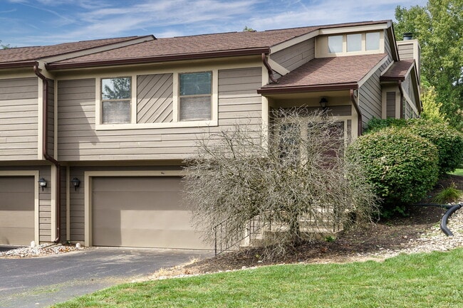 Building Photo - 652 Hidden Valley Ct