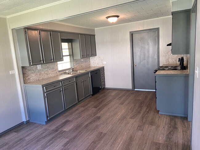 Foto del edificio - Remodeled Unit Available Now!