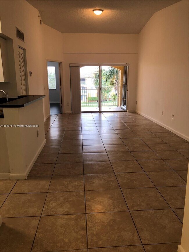 Foto del edificio - 9625 NW 1st Ct