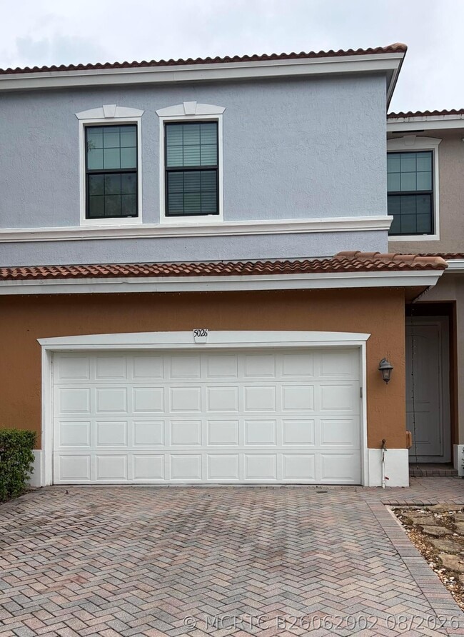 Building Photo - 5026 Astor Cir