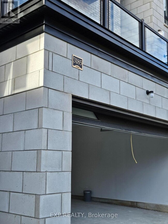 Building Photo - 3185 Sixth Line
