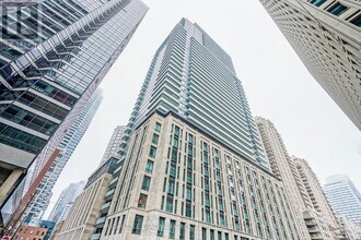 Building Photo - 955 Bay St.