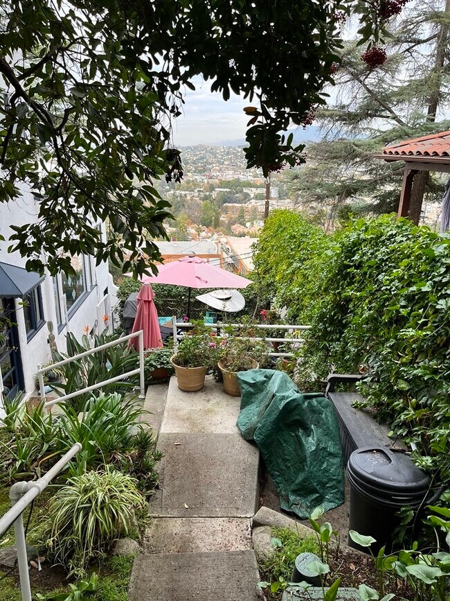 Foto del edificio - 217 Saint Albans Ave