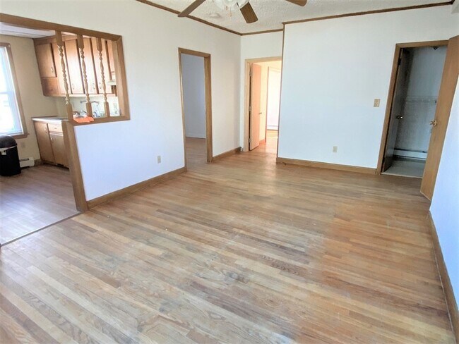 Building Photo - 35 Aetna St