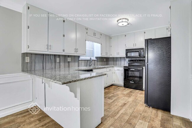 Foto del edificio - 4358 Bridle Path Ct