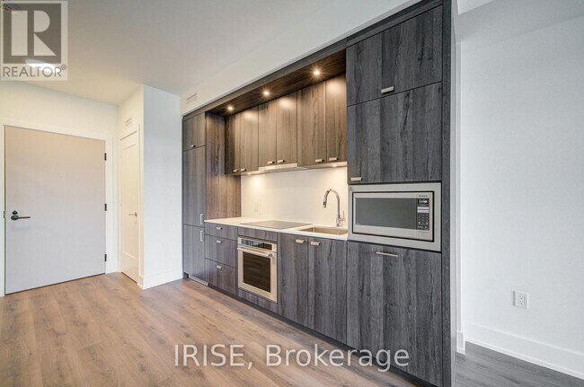 Photo du bâtiment - 858 Dupont St