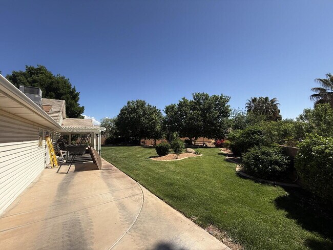 Foto del edificio - "Charming 3-Bedroom Home with 2 Baths on S...