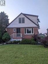 Building Photo - 257 Dundonald Ave