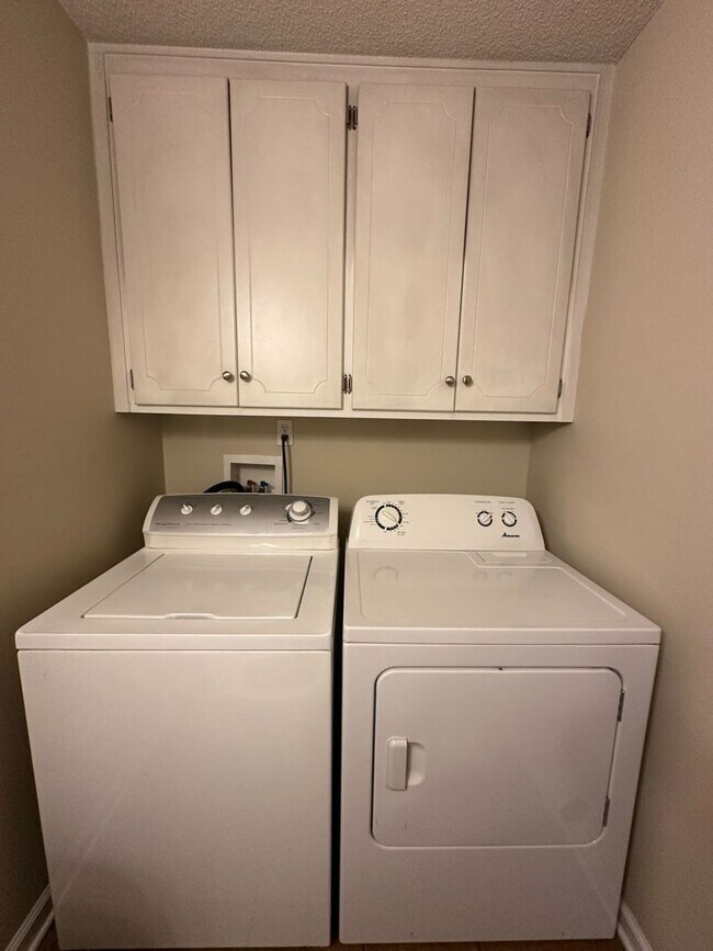 Foto del edificio - Wakefield!!!  3 Bedroom Townhome