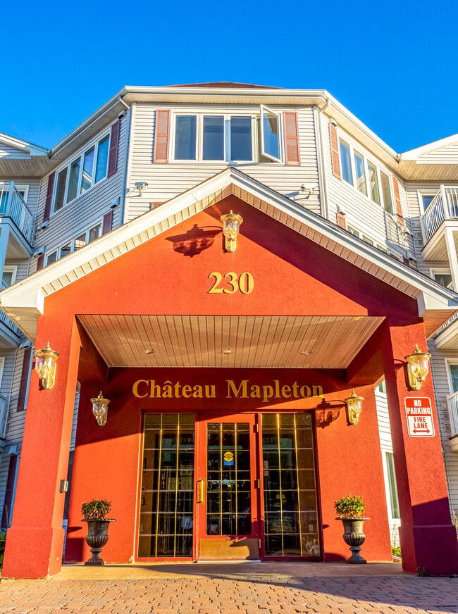 Photo du bâtiment - Château Mapleton Apartments