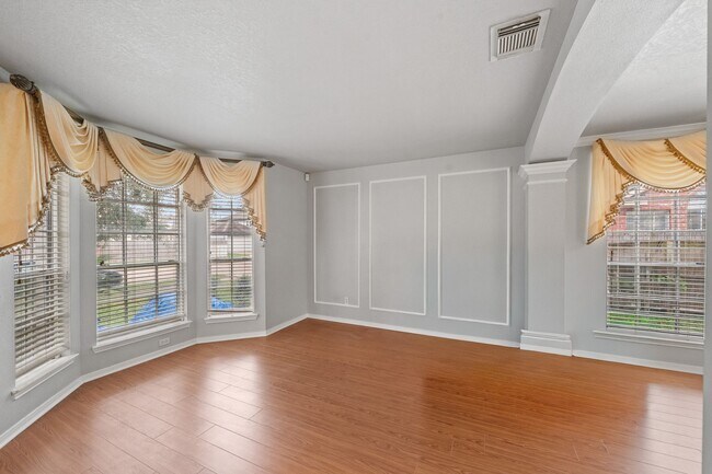 Foto del edificio - 3321 Sapling Oak Dr