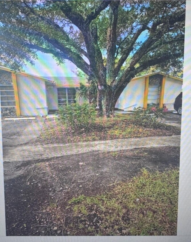 Building Photo - 5890 NW 20th St