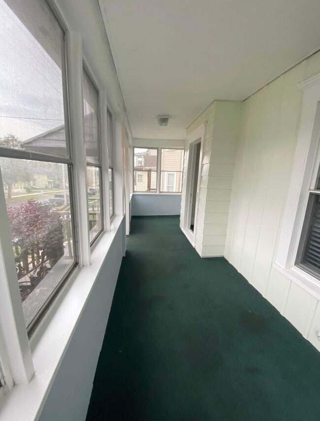 Building Photo - 541 Tompkins St