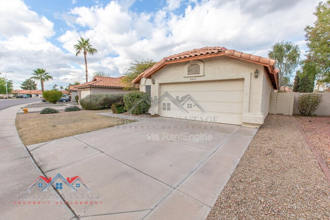 Foto del edificio - 3320 W Golden Ln