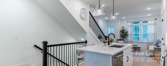 Foto del edificio - 2308 Mott Ave