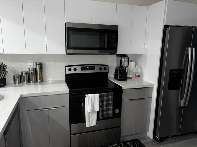 Building Photo - 8036 NW 41st Ct