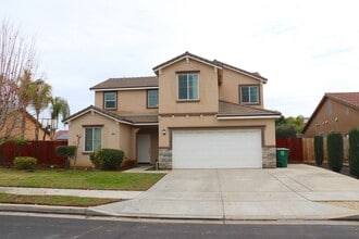 Building Photo - 864 Pinewood Ave