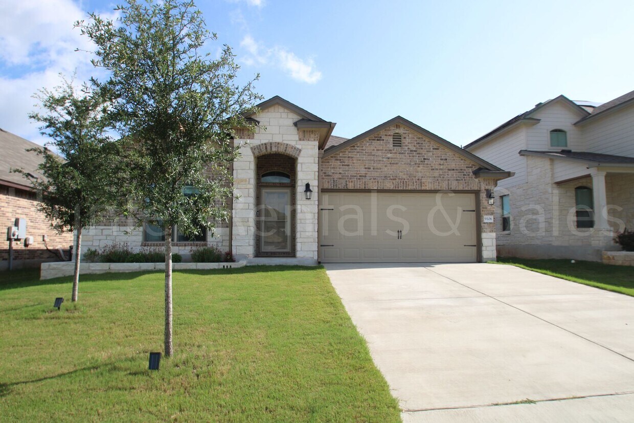 Foto principal - New In Management! Upgraded Comfort in a P...