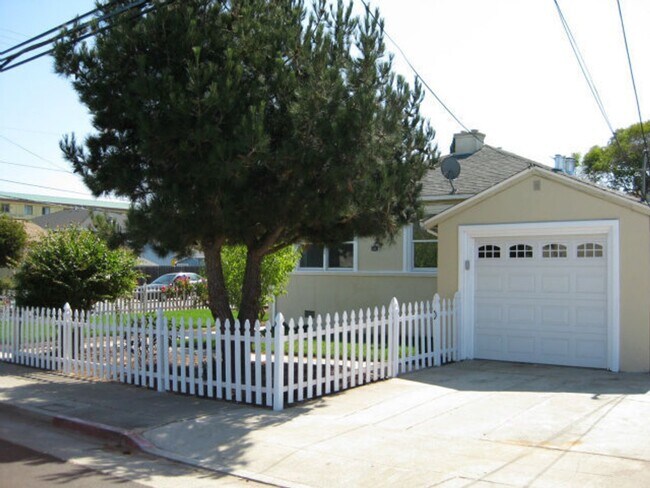 Building Photo - 41 W 39th Ave