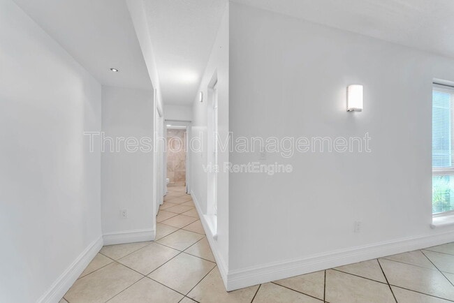 Foto del edificio - 150 SW 10th St