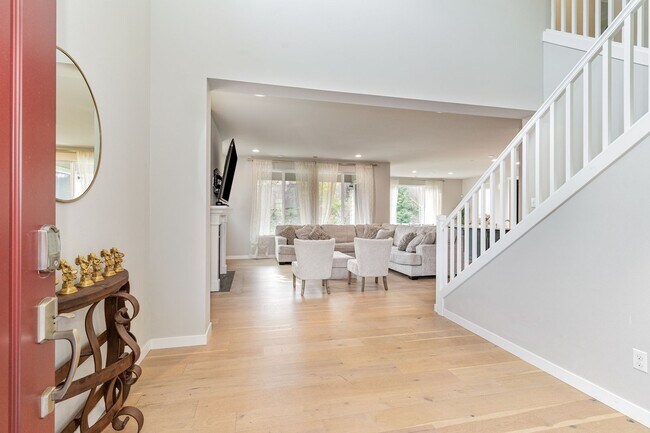 Building Photo - Beautiful home in Monroe available 9/15