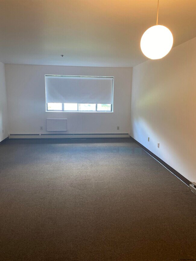 2006 Central Ave, Colonie, NY 12205 Room for Rent in Colonie, NY