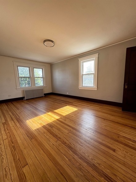 Building Photo - 44 Hickory Ave