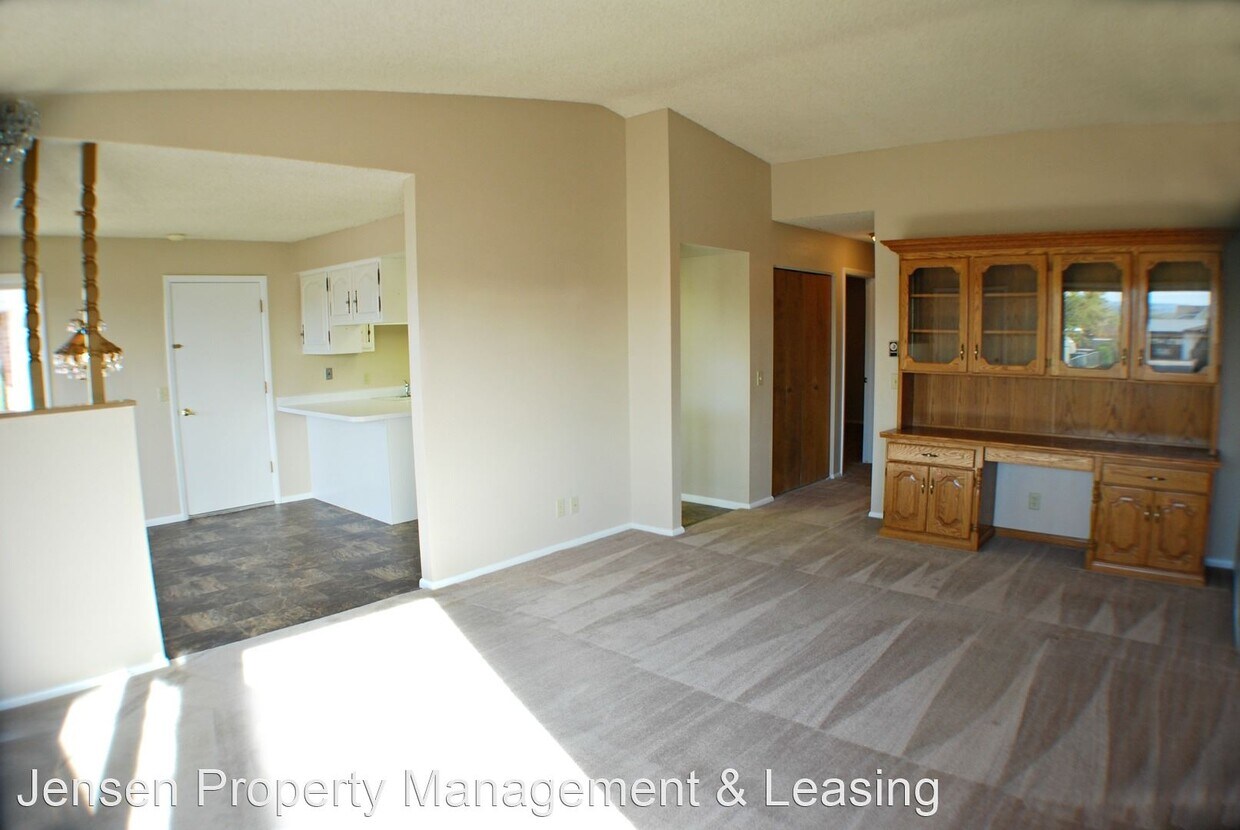 Building Photo - 2 br, 2 bath House - 165 East 600 South